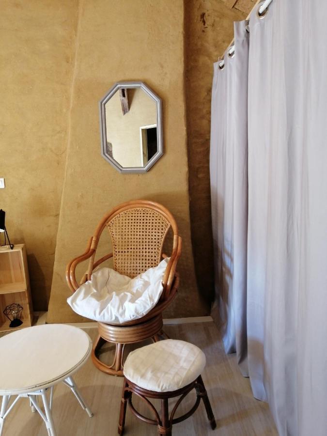 Chambres D'Hotes "La Source" Mareuil-sur-Lay Exterior photo